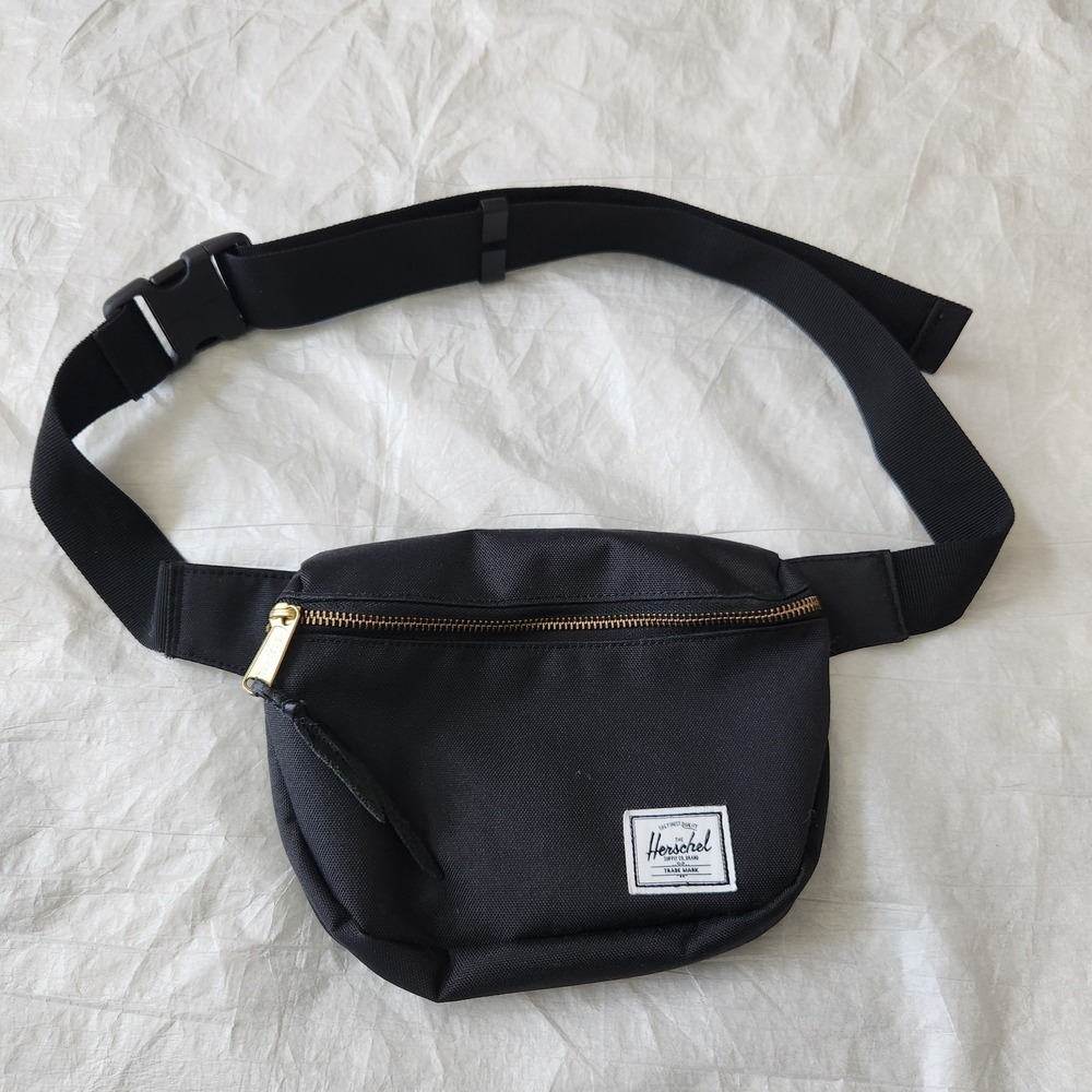Herschel Fanny Pack Black Zippered Hip Waist Bum Bag Adjustable Strap